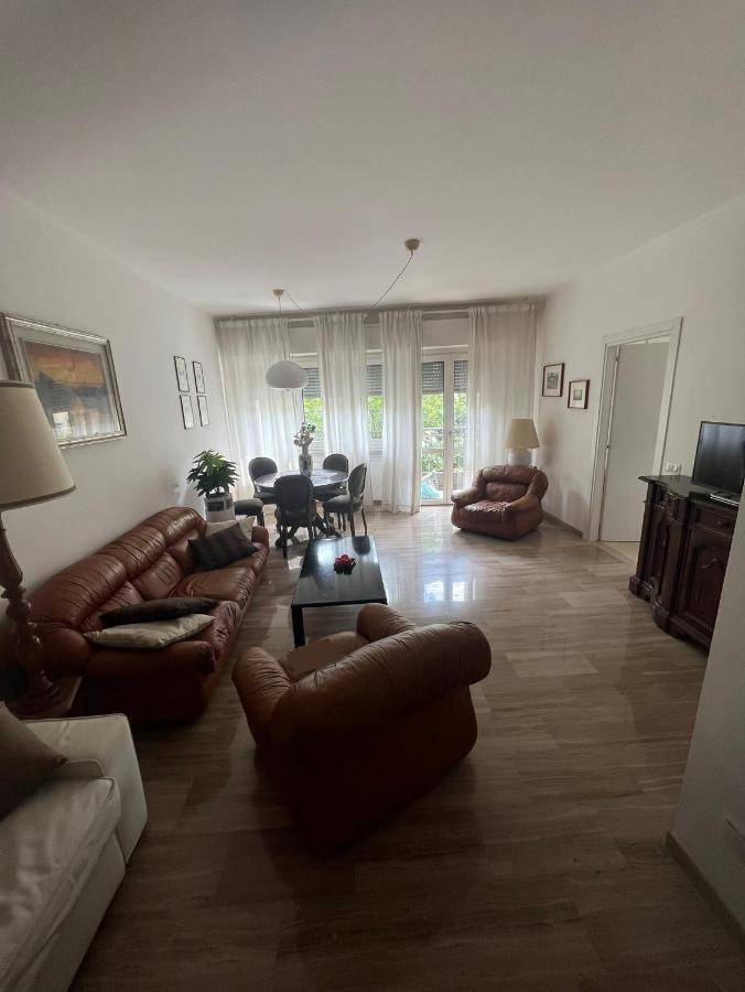 Da Emma E Carlo - Homy Apt. Tirano Dış mekan fotoğraf